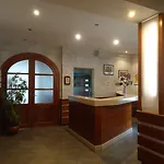 Internacional Hostel *