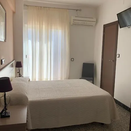 Internacional Hostal Miami Platja (Miami Playa)